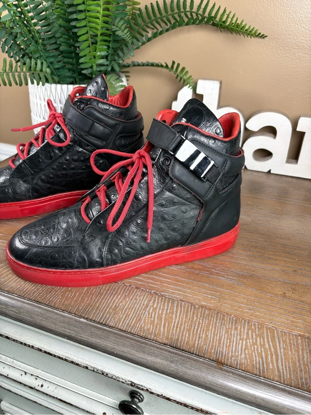 Leandro Lopes Men's Black High-Top Sneakers with Red Soles and Laces Size 7